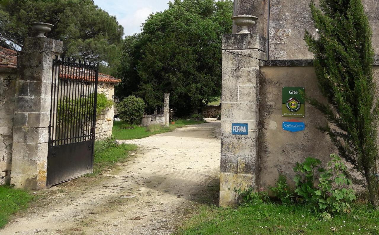 Gite Du Chateau De Pernan Avy ภายนอก รูปภาพ